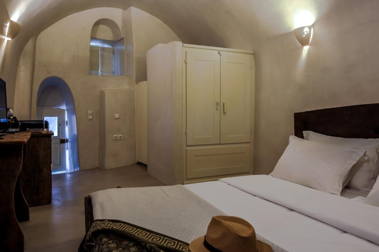 Exi Castle Suites Emporio  Exterior photo