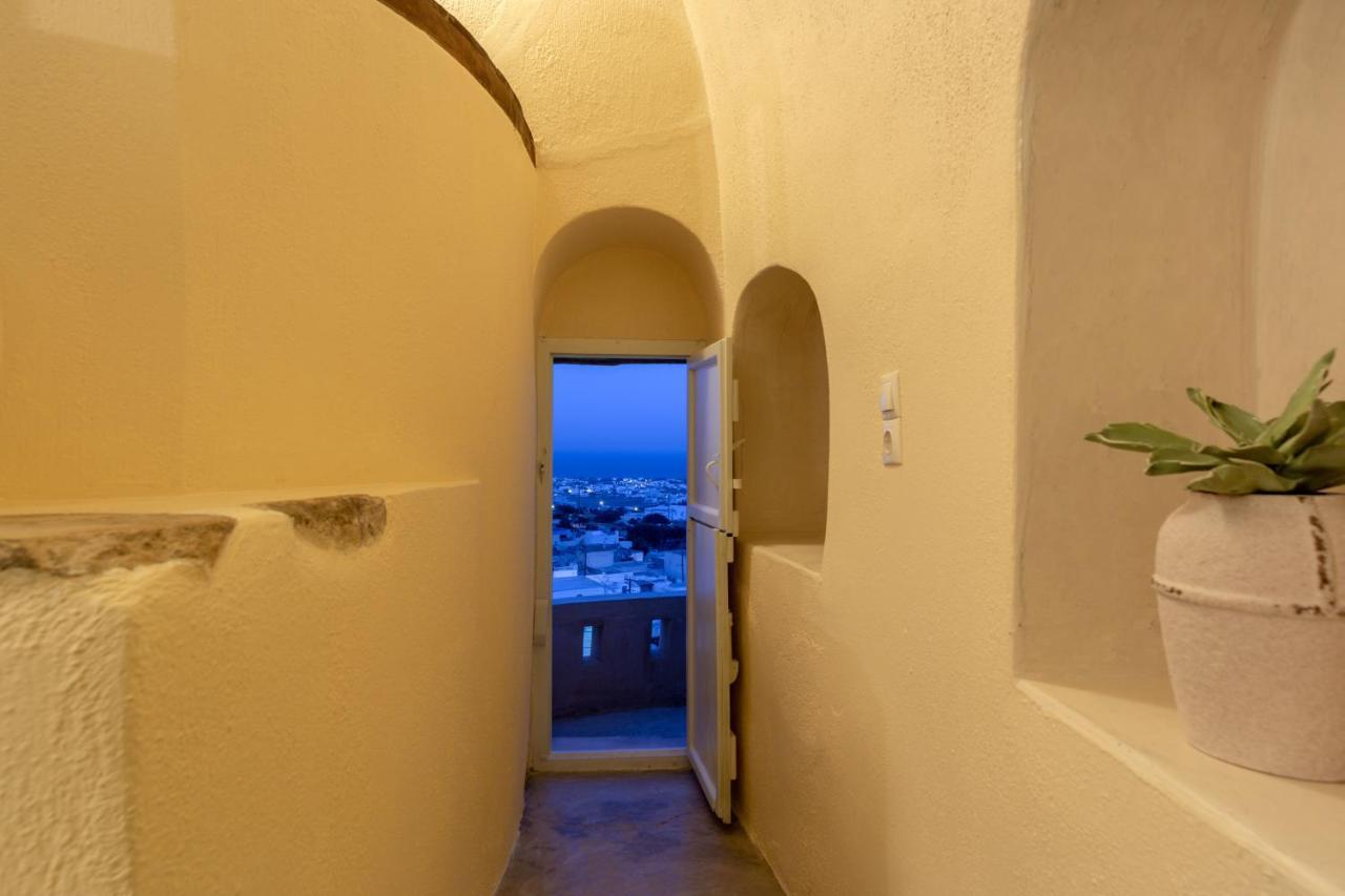 Exi Castle Suites Emporio  Exterior photo
