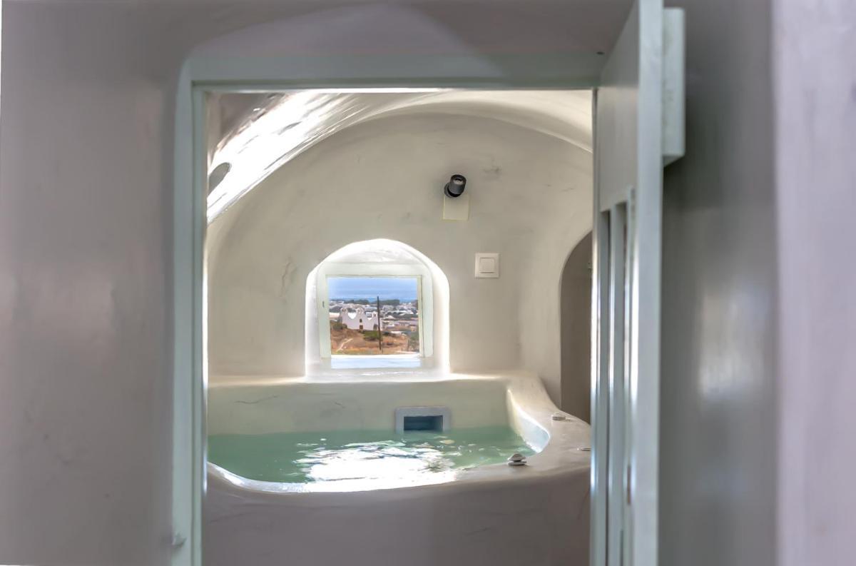 Exi Castle Suites Emporio  Exterior photo